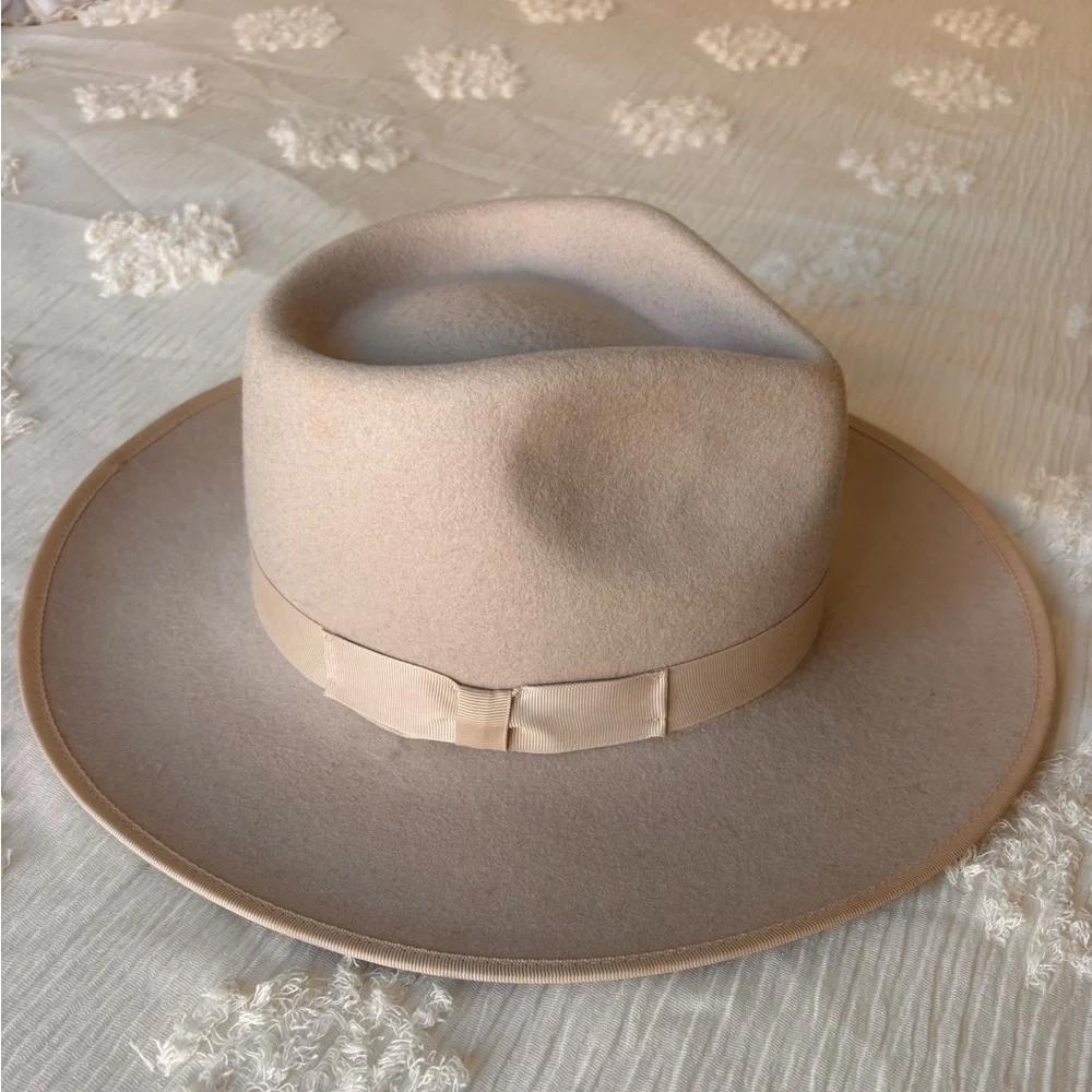 GIGI PIP Tan and Black Hat - Picture 4 of 7